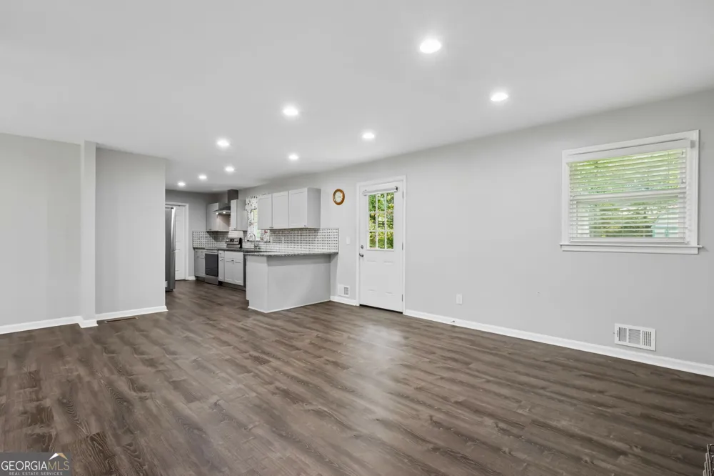 1331 Owen CIR Buford, GA 30518