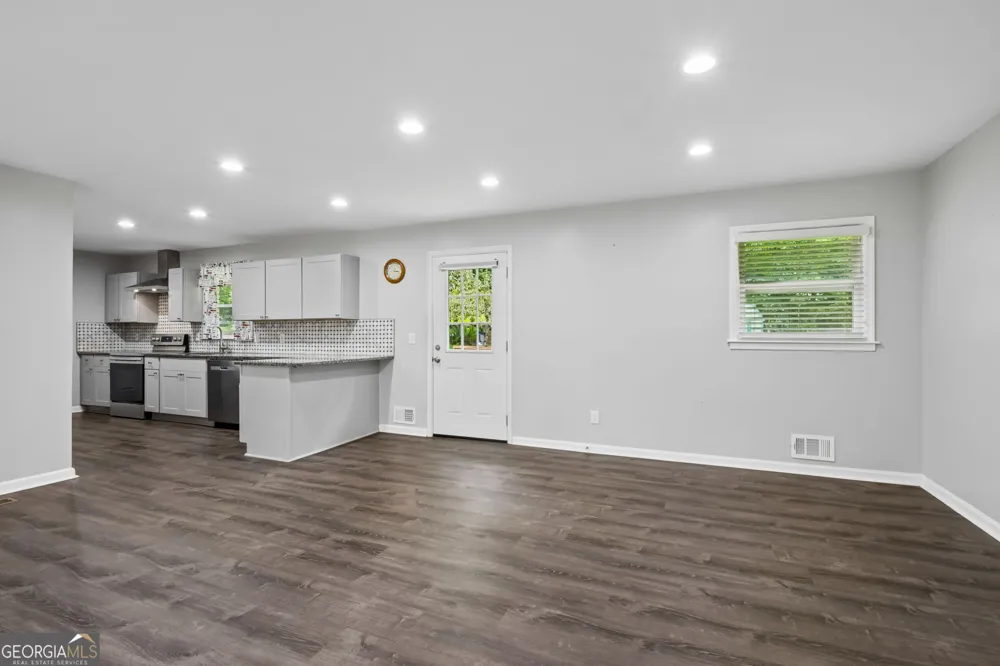 1331 Owen CIR Buford, GA 30518