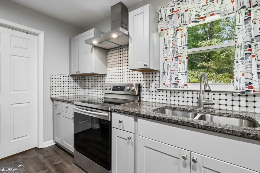 1331 Owen CIR Buford, GA 30518