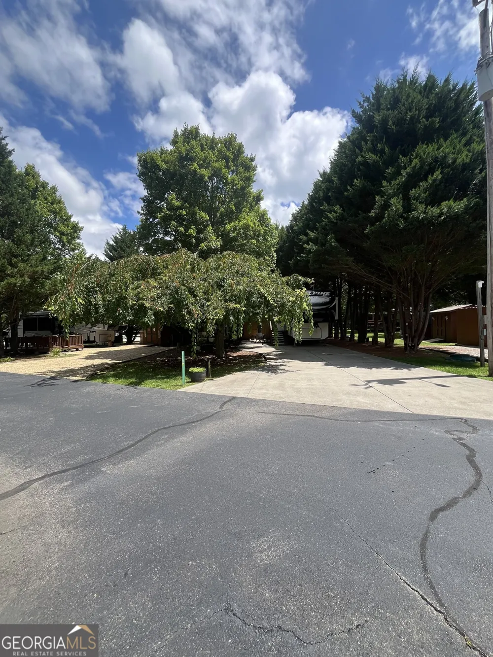 175 Choestoe Falls CIR Blairsville, GA 30512