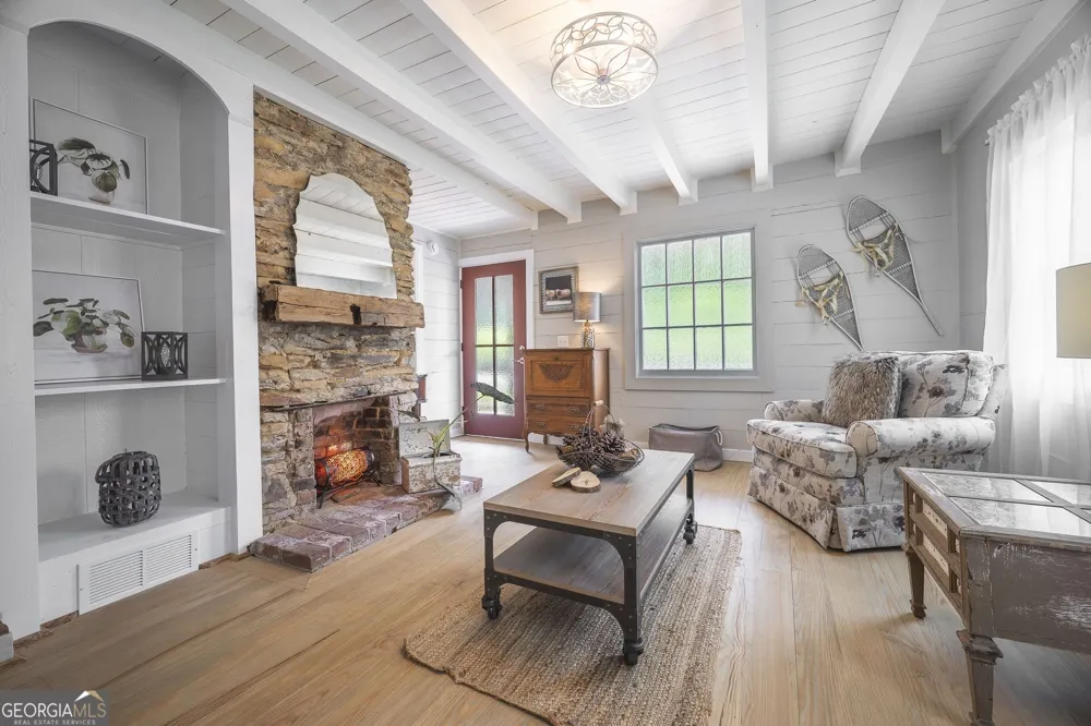 8679 Lakewood HWY Mineral Bluff, GA 30559