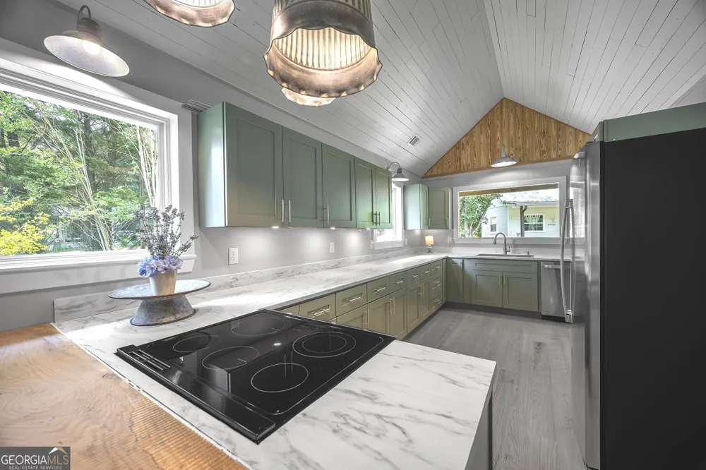 8679 Lakewood HWY Mineral Bluff, GA 30559