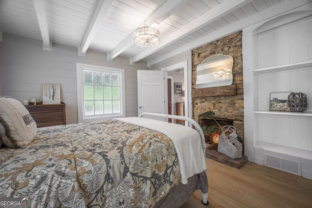 8679 Lakewood HWY Mineral Bluff, GA 30559