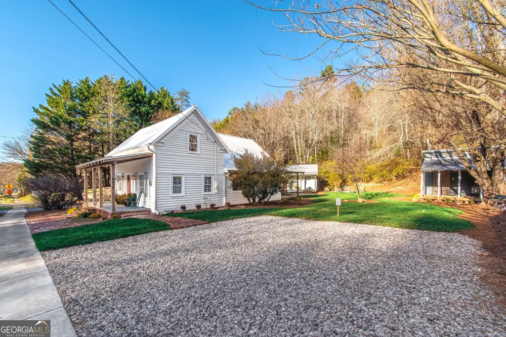 8679 Lakewood HWY Mineral Bluff, GA 30559