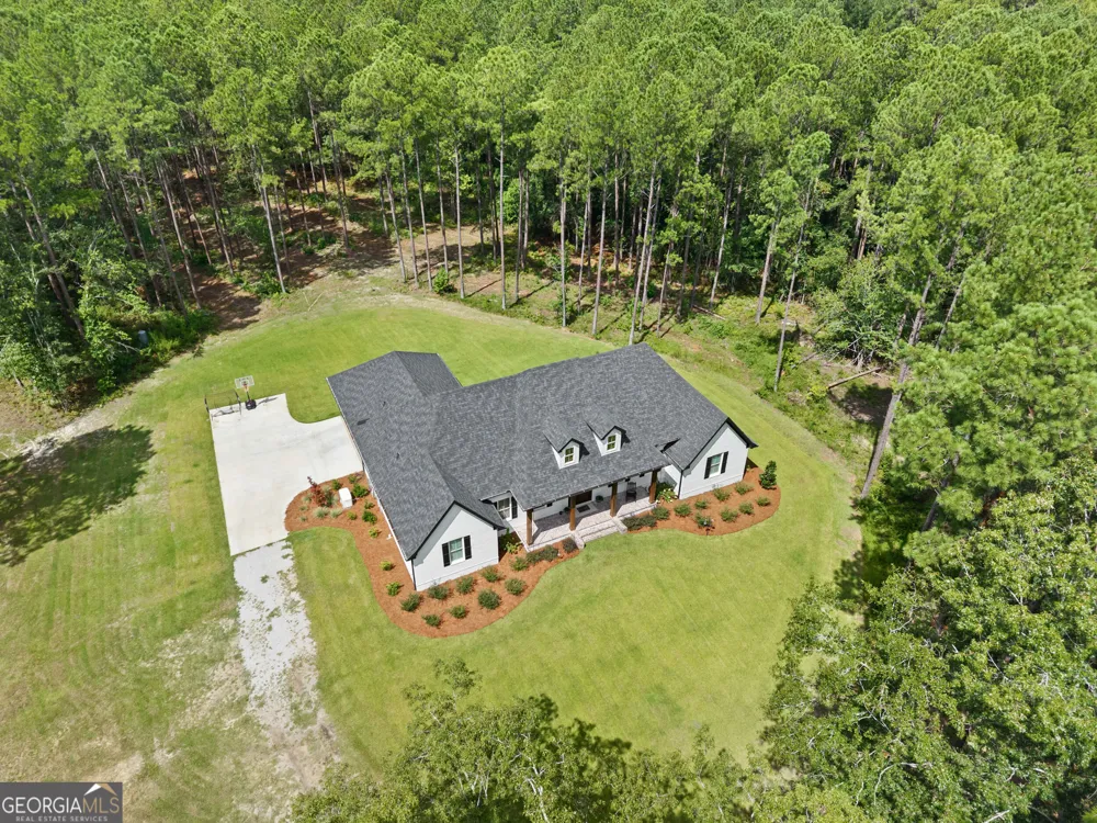 2200 Banks Dairy RD Portal, GA 30450