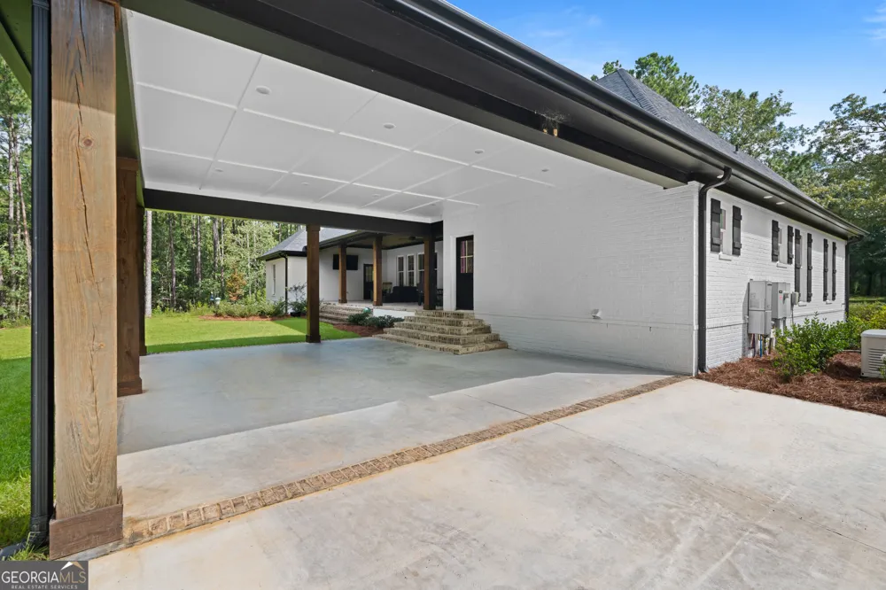 2200 Banks Dairy RD Portal, GA 30450