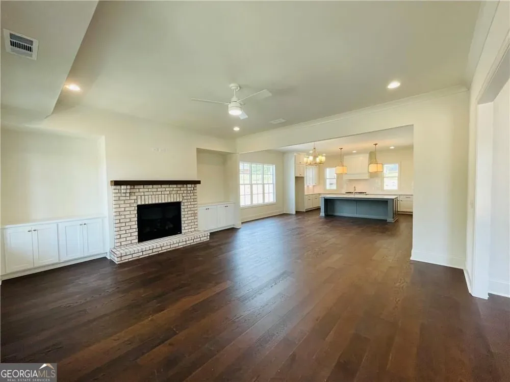 212 Suwanee AVE Suwanee, GA 30024