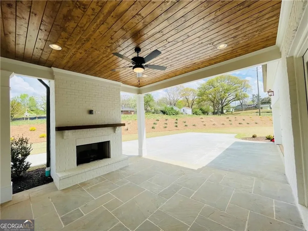 212 Suwanee AVE Suwanee, GA 30024
