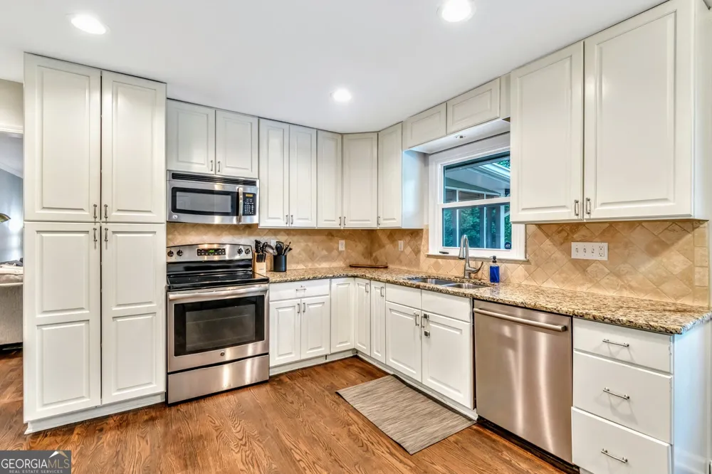 1897 Mount Vernon RD Dunwoody, GA 30338
