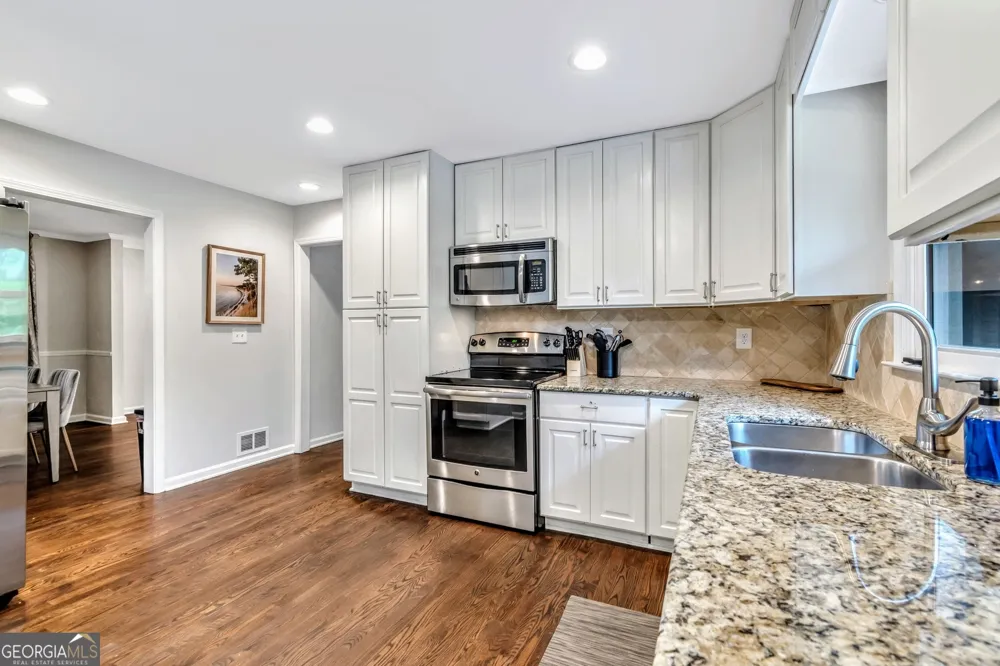 1897 Mount Vernon RD Dunwoody, GA 30338