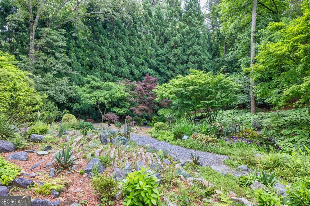 5635 Meadowstone Walk Kennesaw, GA 30152