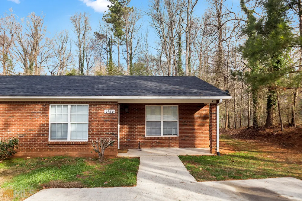 1734 Spring RD Austell, GA 30106