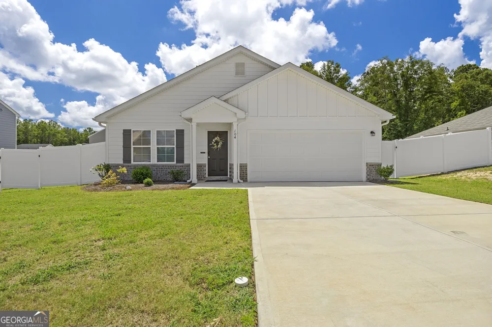 104 Dream Catcher DR Lizella, GA 31052
