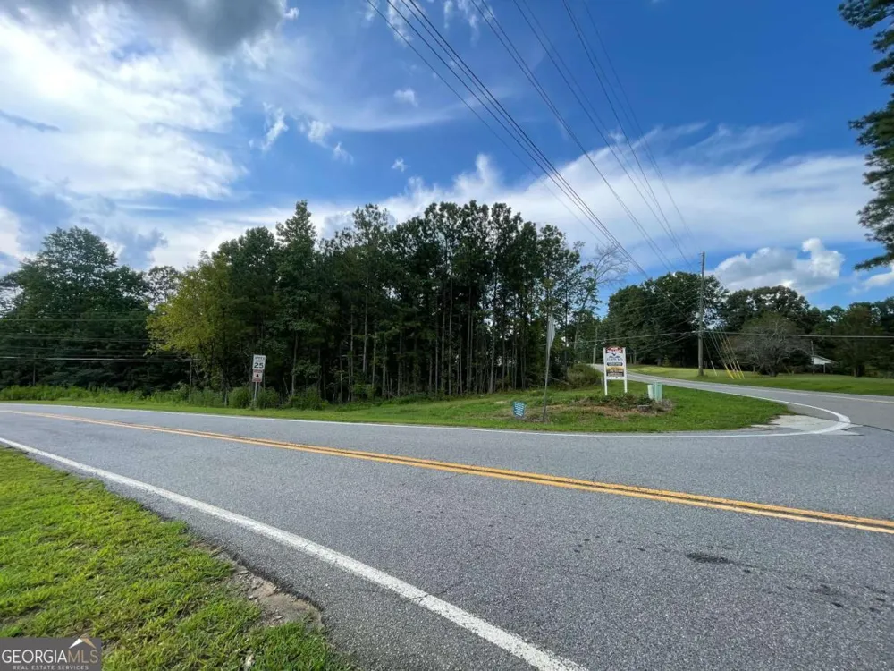 1951 Darby RD Waleska, GA 30183