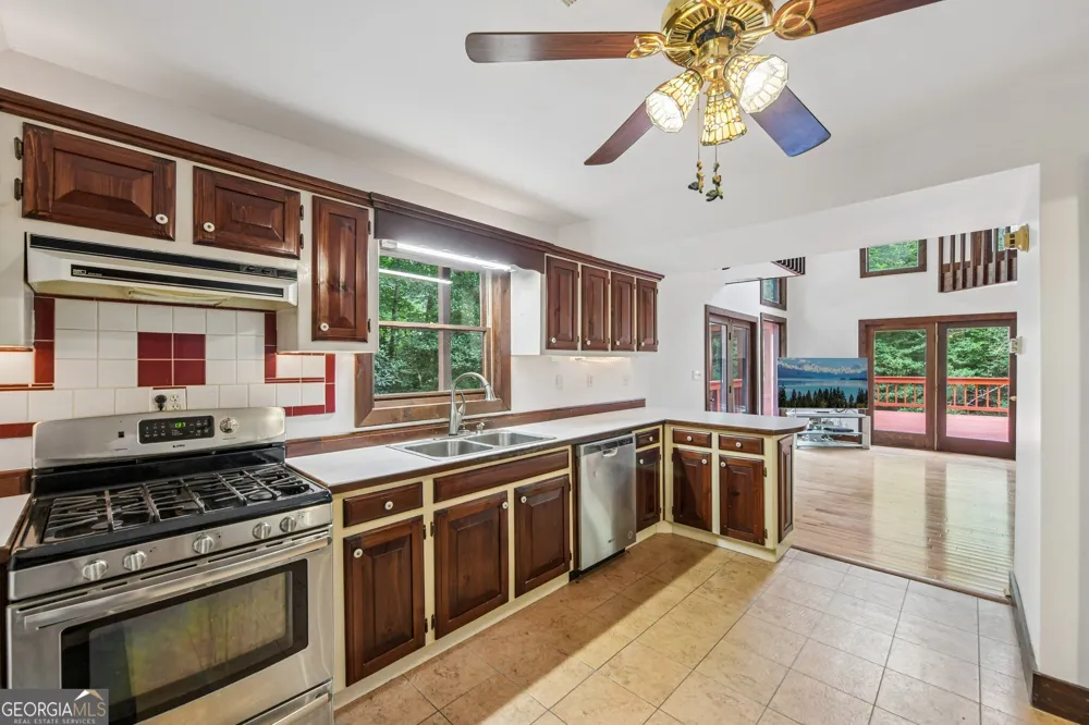 152 River DR Dahlonega, GA 30533
