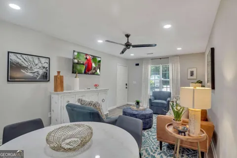 5551 Davis DR
