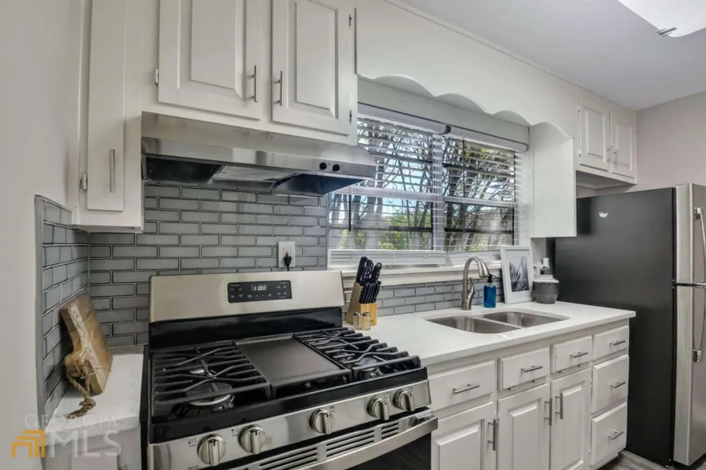 50 Oak ST Hiram, GA 30141