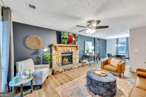 210 Booth RD SW