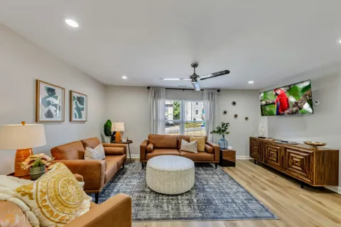 1018 Falling Valley CT SE