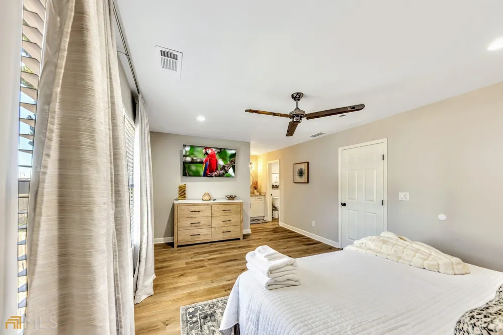 1018 Falling Valley CT SE Smyrna, GA 30080