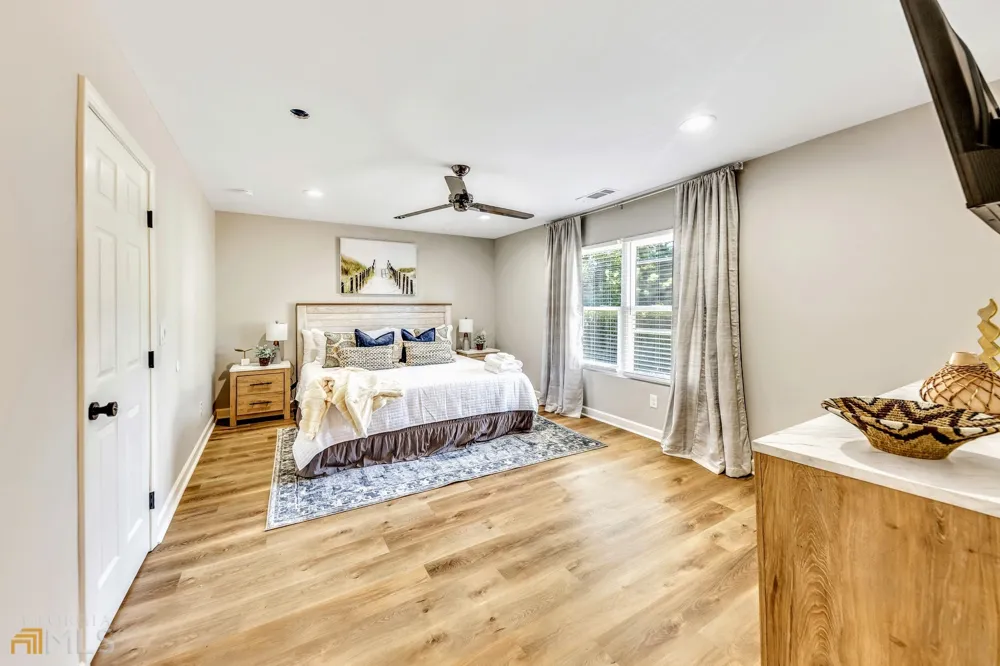 1018 Falling Valley CT SE Smyrna, GA 30080