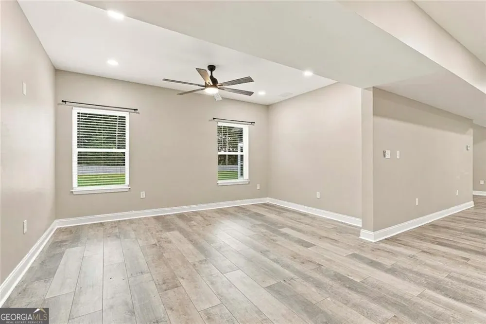 155 Estancia LN Fayetteville, GA 30215