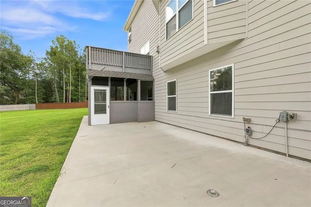 155 Estancia LN Fayetteville, GA 30215