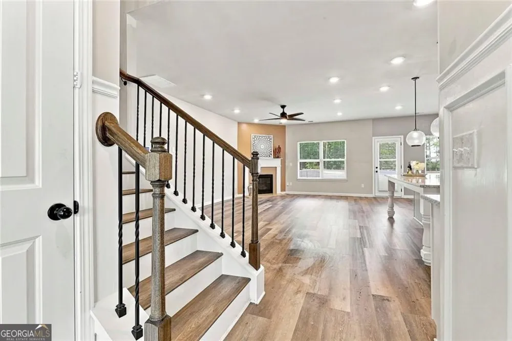 155 Estancia LN Fayetteville, GA 30215