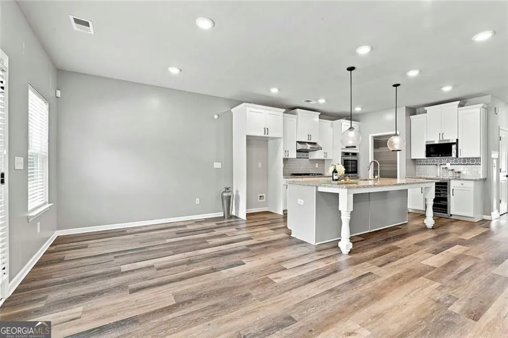 155 Estancia LN Fayetteville, GA 30215