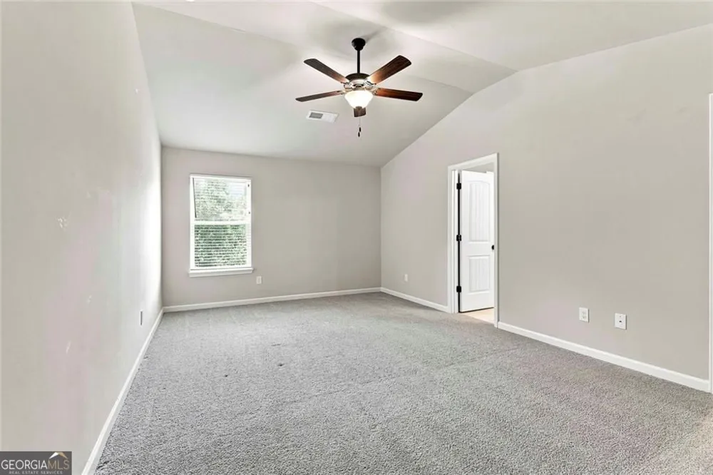 155 Estancia LN Fayetteville, GA 30215