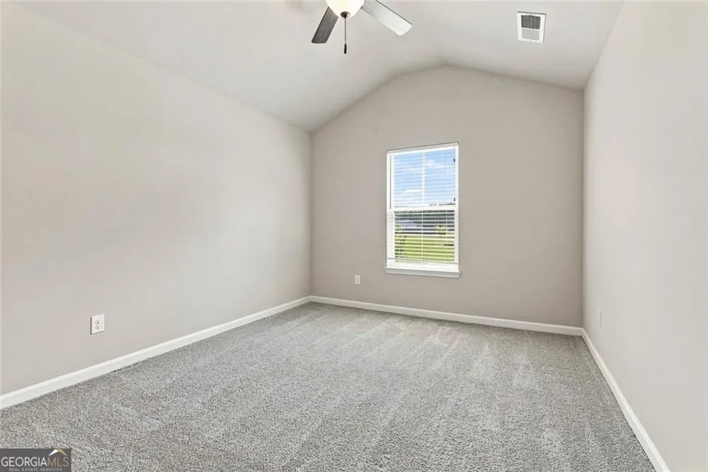 155 Estancia LN Fayetteville, GA 30215