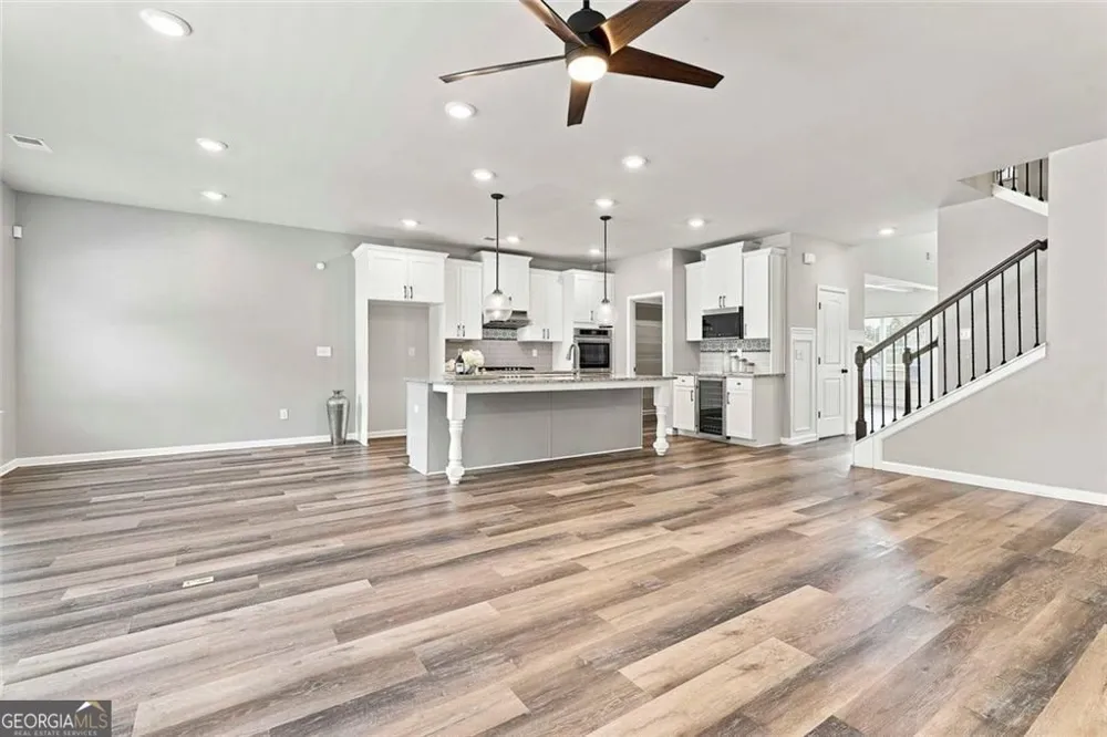 155 Estancia LN Fayetteville, GA 30215