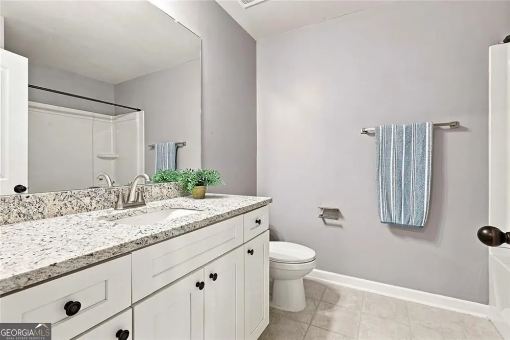 155 Estancia LN Fayetteville, GA 30215