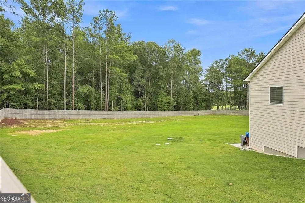 155 Estancia LN Fayetteville, GA 30215