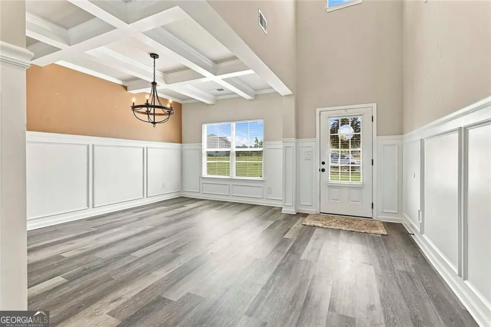 155 Estancia LN Fayetteville, GA 30215