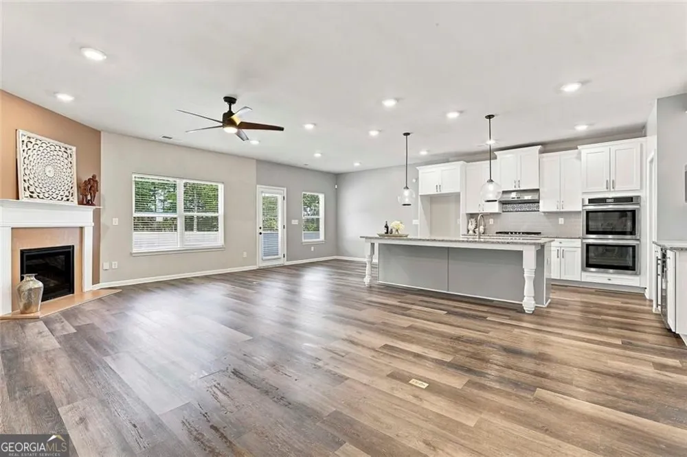155 Estancia LN Fayetteville, GA 30215