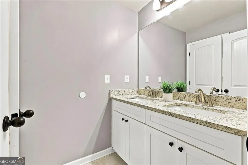 155 Estancia LN Fayetteville, GA 30215