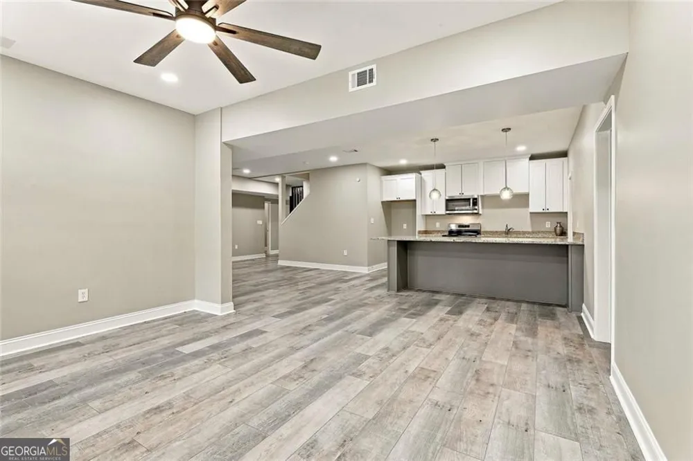 155 Estancia LN Fayetteville, GA 30215
