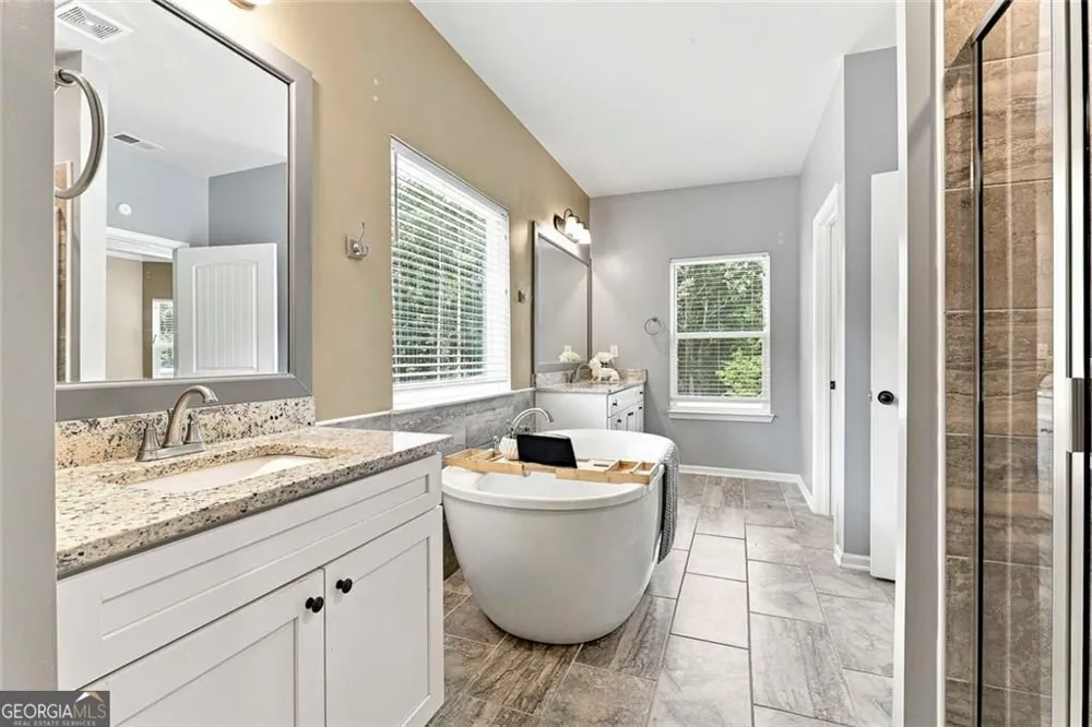 155 Estancia LN Fayetteville, GA 30215