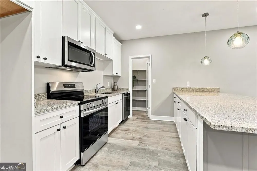 155 Estancia LN Fayetteville, GA 30215