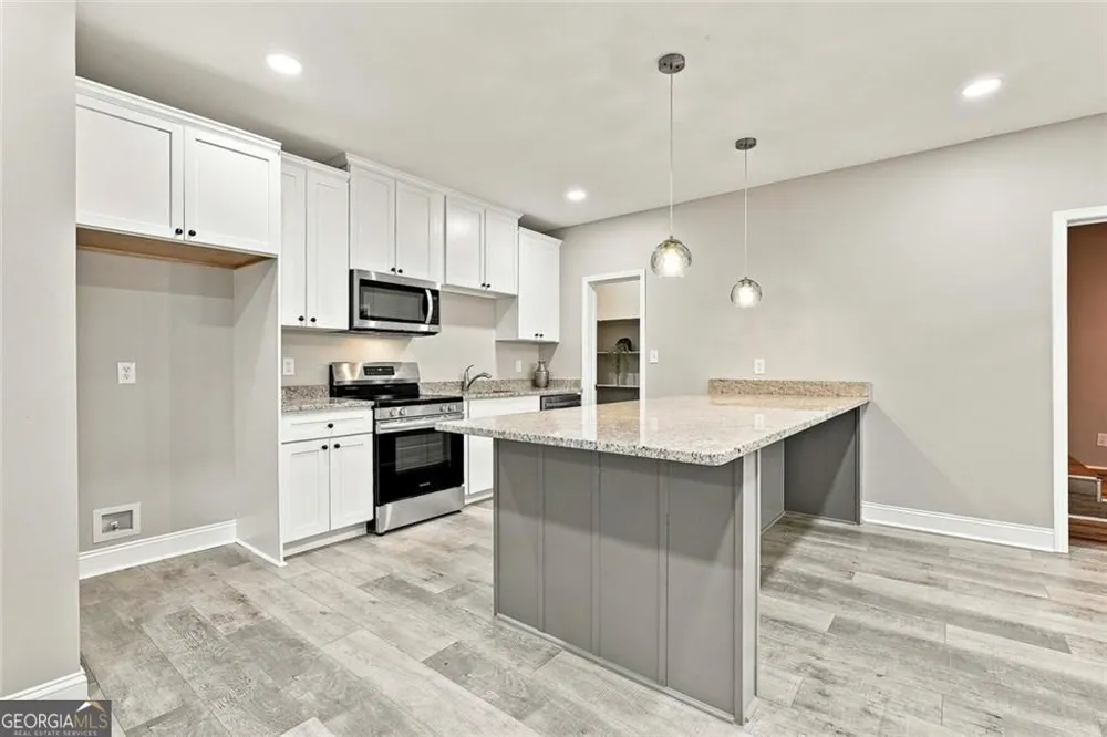155 Estancia LN Fayetteville, GA 30215