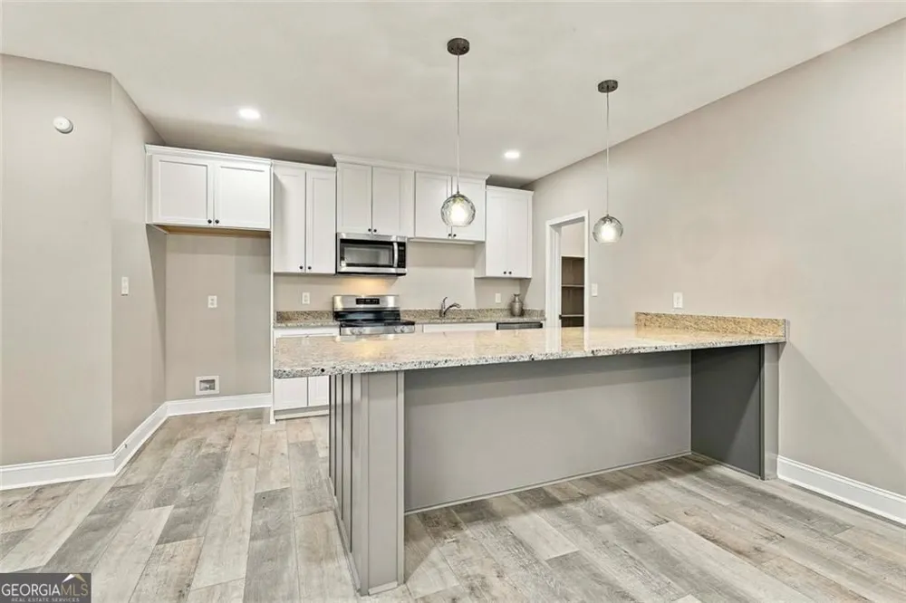 155 Estancia LN Fayetteville, GA 30215