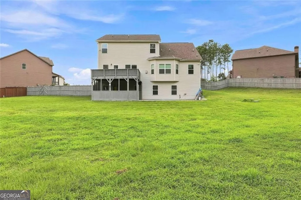 155 Estancia LN Fayetteville, GA 30215