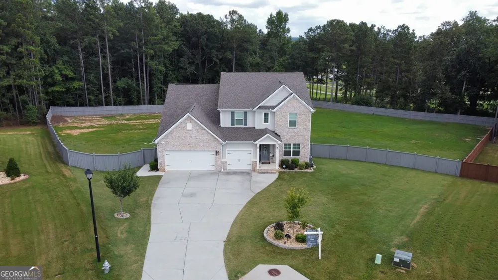 155 Estancia LN Fayetteville, GA 30215