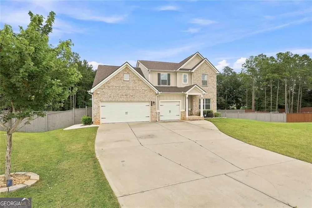 155 Estancia LN Fayetteville, GA 30215