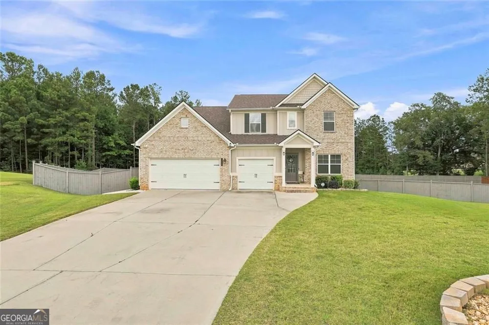 155 Estancia LN Fayetteville, GA 30215