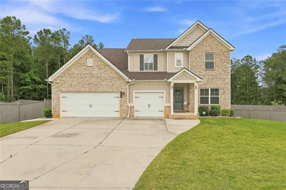 155 Estancia LN Fayetteville, GA 30215