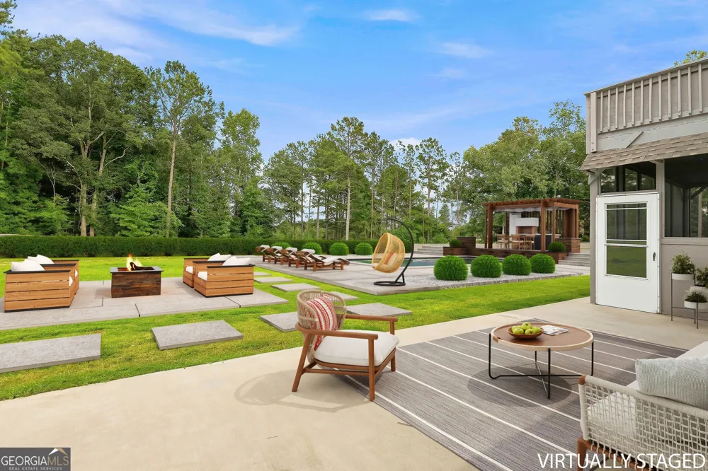 155 Estancia LN Fayetteville, GA 30215