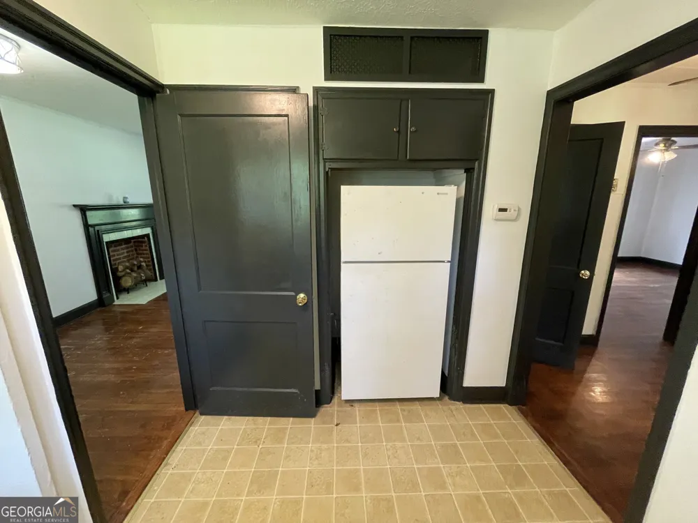 110 Peter ST Cochran, GA 31014