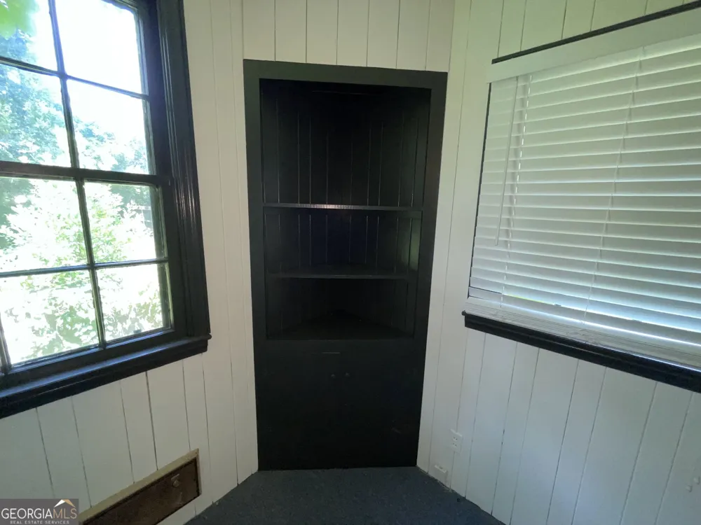 110 Peter ST Cochran, GA 31014